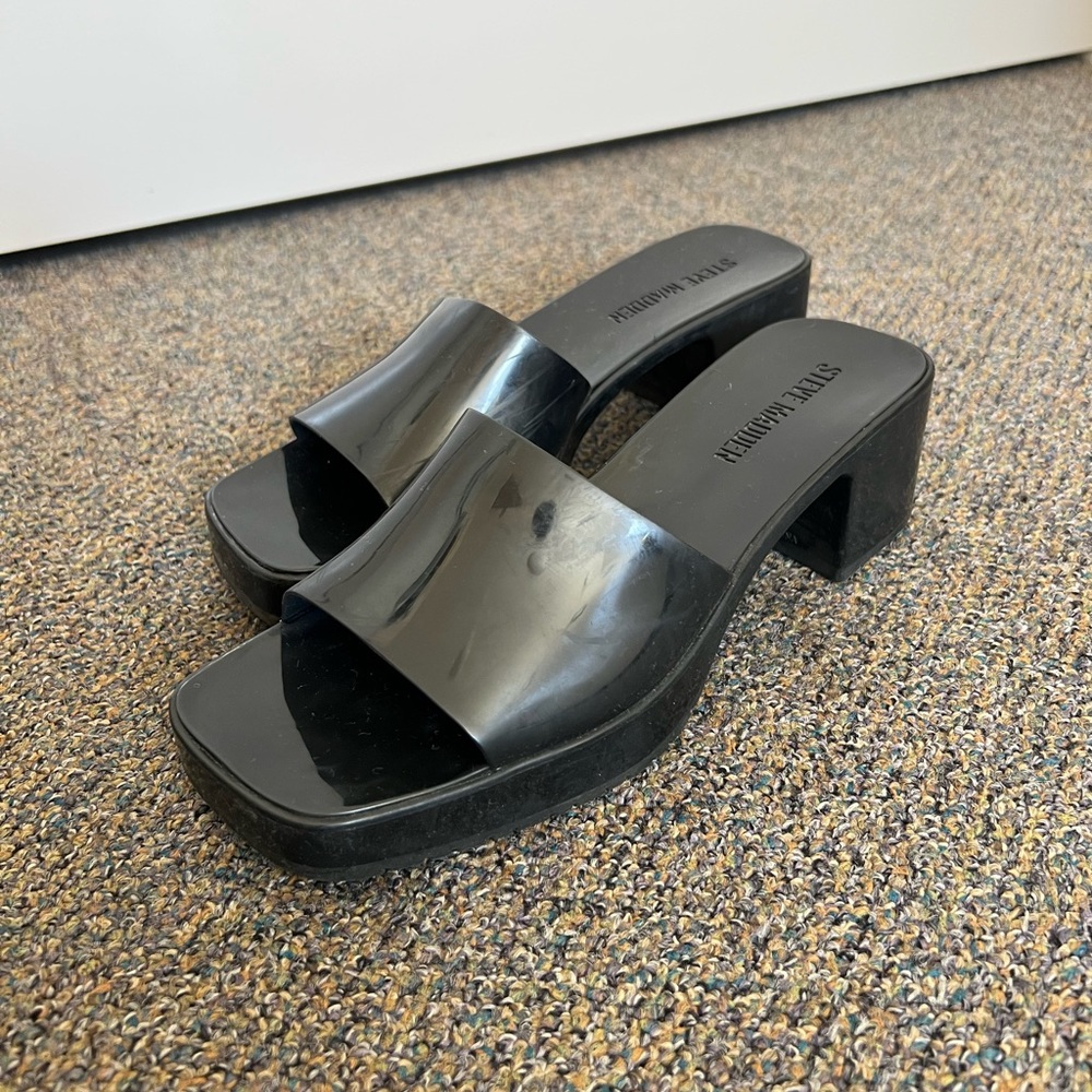 Steven madden platform sandals